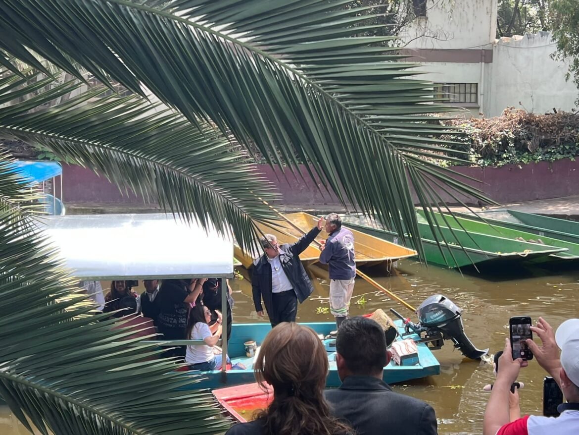 En Xochimilco reciben a Ricardo Monreal con ¡Presidente! ¡Presidente!