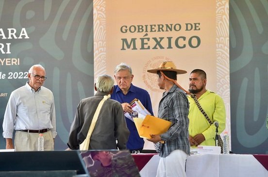 Garantiza López Obrador recursos para programas sociales