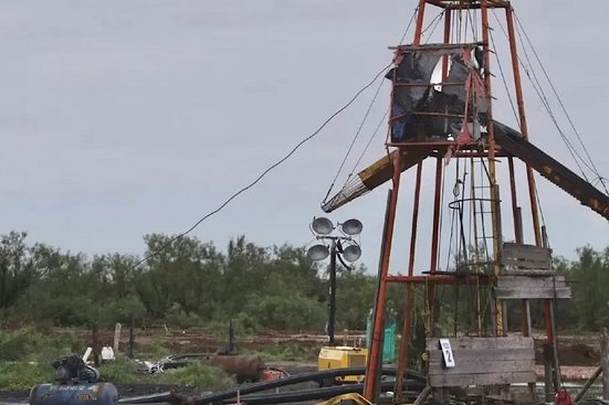 Cae sujeto por colapso de mina El Pinabete en Coahuila