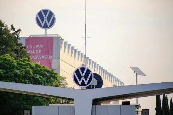 Trabajadores de Volkswagen rechazan de nuevo propuesta salarial