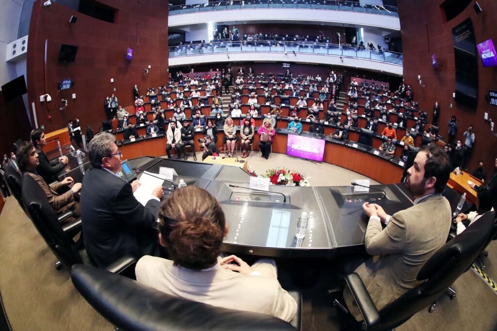 Continúa diálogo sobre permanencia de Fuerzas Armadas en tareas de seguridad pública