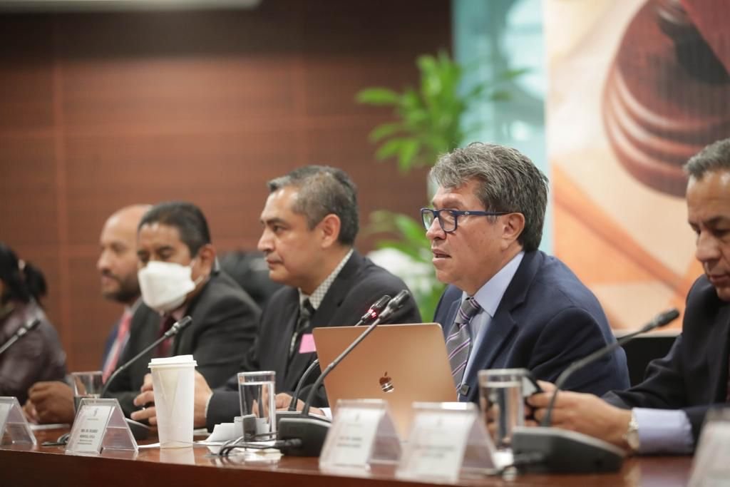 Fast-Track para equipar a policías, dice Monreal