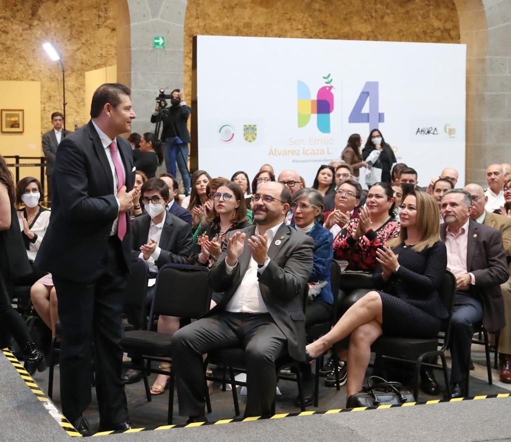 Alejandro Armenta propone cárcel para delincuentes cibernéticos