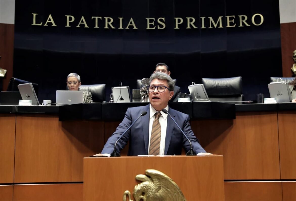 Plantea Monreal hasta 20 años de prisión a quien reclute niños y adolescentes para cometer delitos