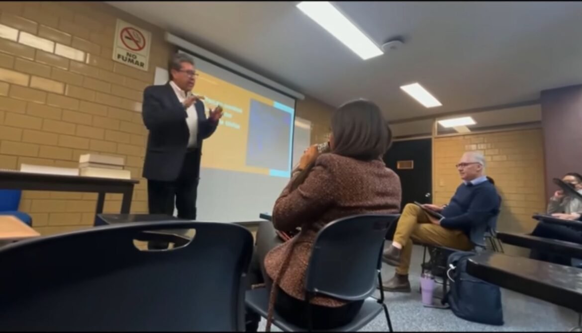 No me voy de Morena, afirma Ricardo Monreal