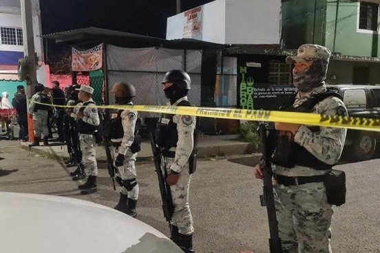 Seis meseras entre víctimas de masacre en bar de Irapuato