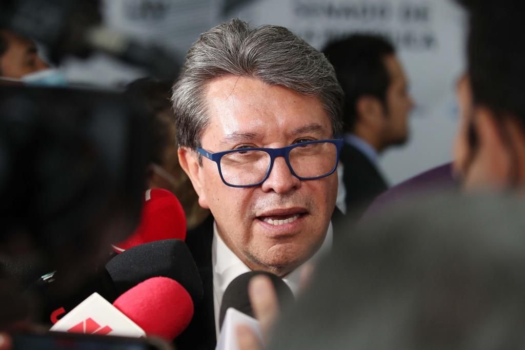 Ricardo Monreal se ampara contra Layda Sansores