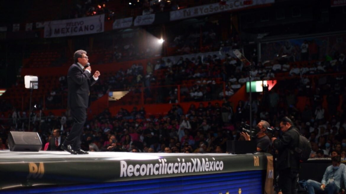 No debemos acostumbramos a la división ni a la confrontación, diluyamos la desconfianza: Monreal