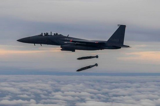 Corea del Norte dispara artillería y vuela aviones cerca de frontera con Corea del Sur