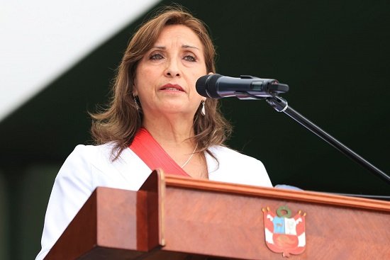 Presidenta de Perú dice que México otorgó asilo a familia de Pedro Castillo