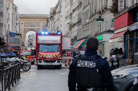 Tres muertos y tres heridos en un tiroteo en el centro de París