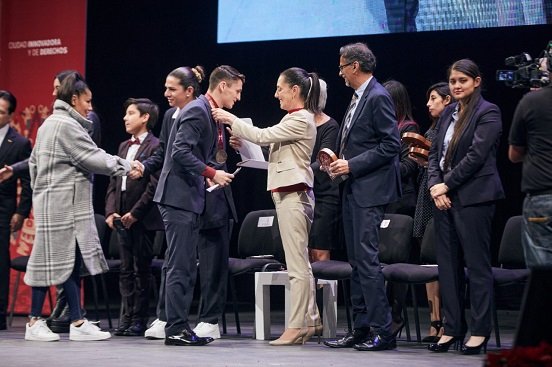 Sheinbaum premia a lo mejor del deporte en CDMX en 2022