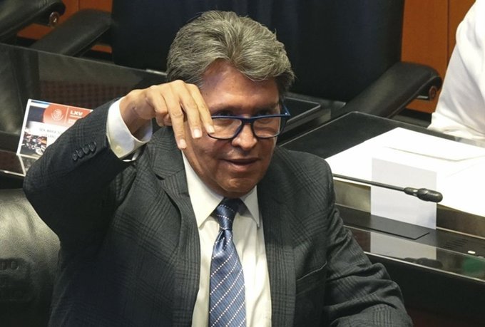 Monreal aprovecha regreso de RBD para decirse “rebelde con causa”