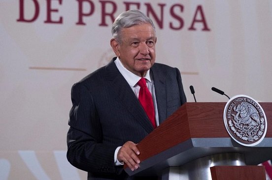 Confirma AMLO pretensión de trasladar transporte de carga aéreo al AIFA