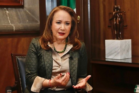 UNAM convoca a ministra Yasmín Esquivel para que defienda su tesis