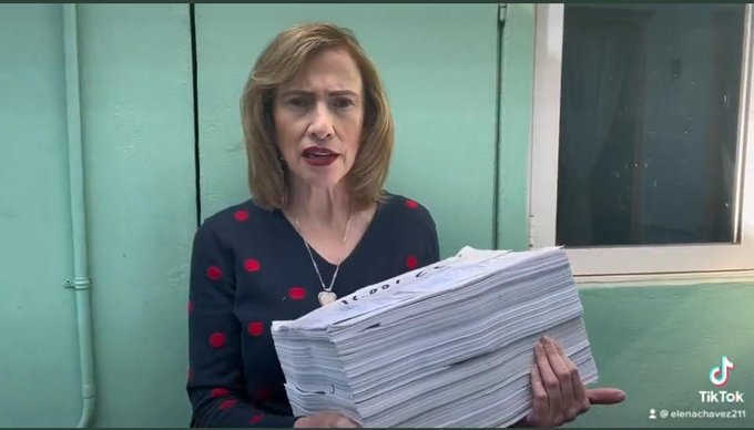 Demanda gobierno capitalino a la autora de "El Rey del Cash"