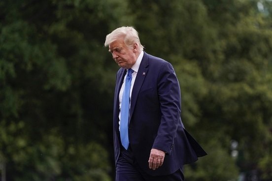 Multan a Trump y su abogada con casi un mdd por demanda contra Hillary Clinton