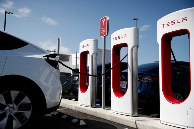 Se adelanta AMLO a la decisión de Elon Musk con Tesla