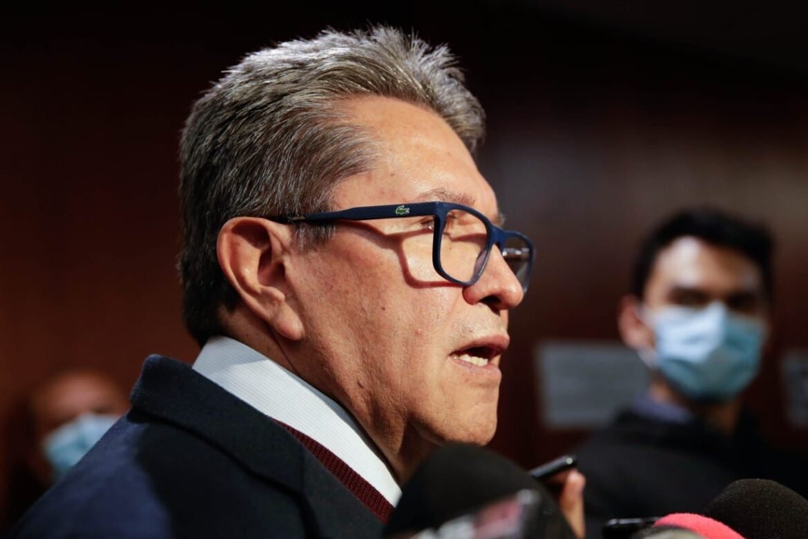 En el Senado no habrá fast track para discutir la Ley del Espacio Aéreo: Monreal