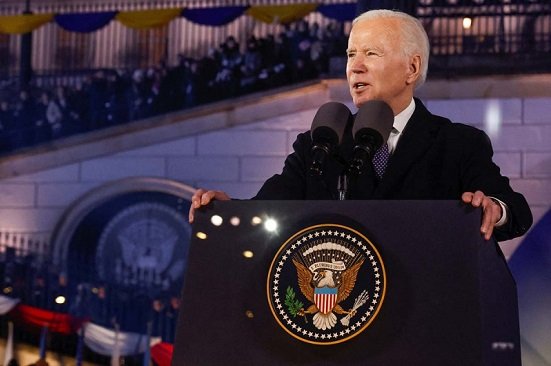 Biden propone nuevas restricciones para asilo de migrantes en frontera con México