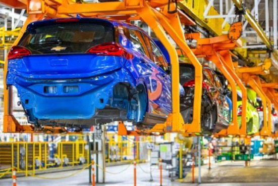 Producción industrial repuntó 0.7% en diciembre: Inegi