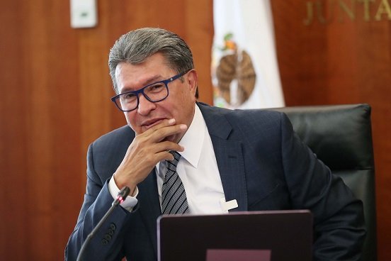 En México debemos modificar la Constitución y la ley para que la justicia sea efectiva: Monreal