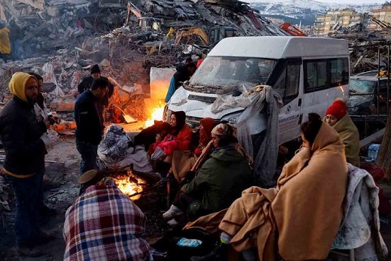 Suman más de 15 mil muertos por terremoto en Turquía y Siria