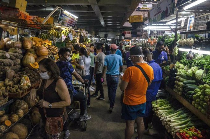 Se elevan los precios de la canasta básica por inflación