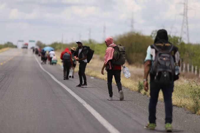 Que Garduño "dé la cara" sobre muertes de inmigrantes: Monreal