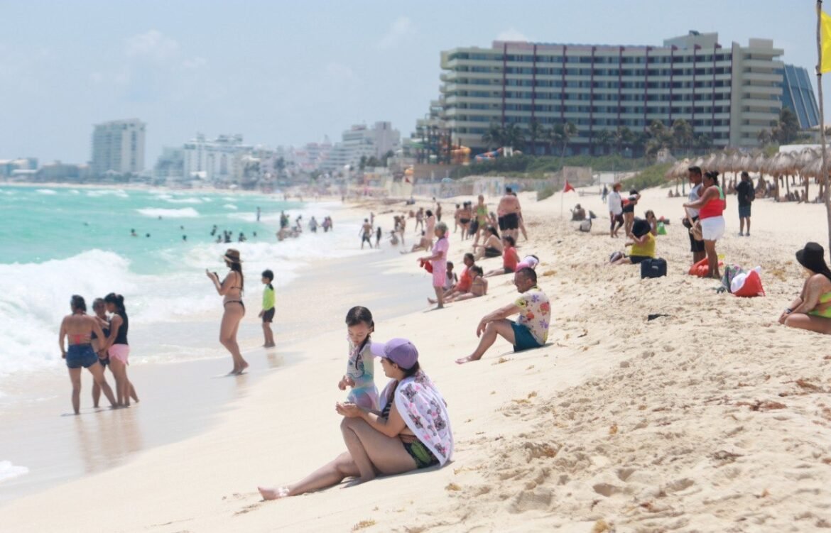 Respaldan turistas a Cancún como destino preferido para vacacionar