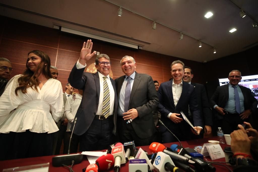 Sostienen senadores reunión con el secretario de Gobernación