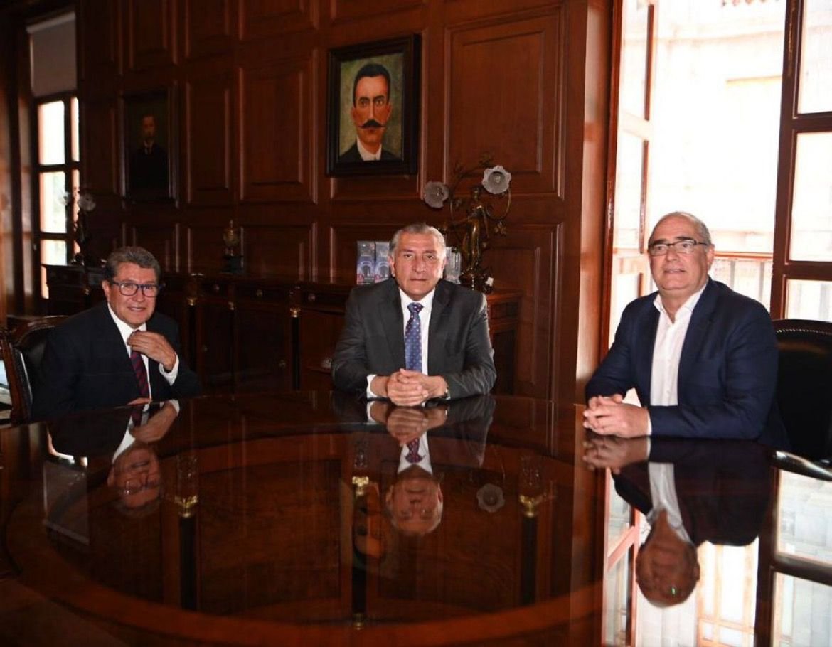 Monreal conversa sobre agenda legislativa con el secretario de Gobernación y el panista Julen Rementería