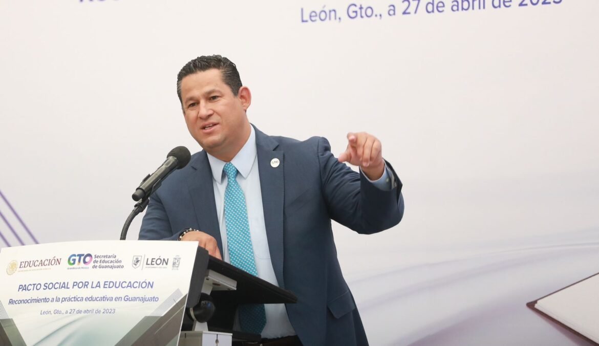 Reconoce Gobernador labor docente en el Pacto Social por la Educación