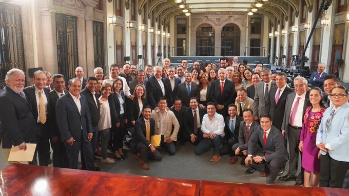 ¿Programas sociales electorales? No bajen el ritmo dice AMLO a gobernadores