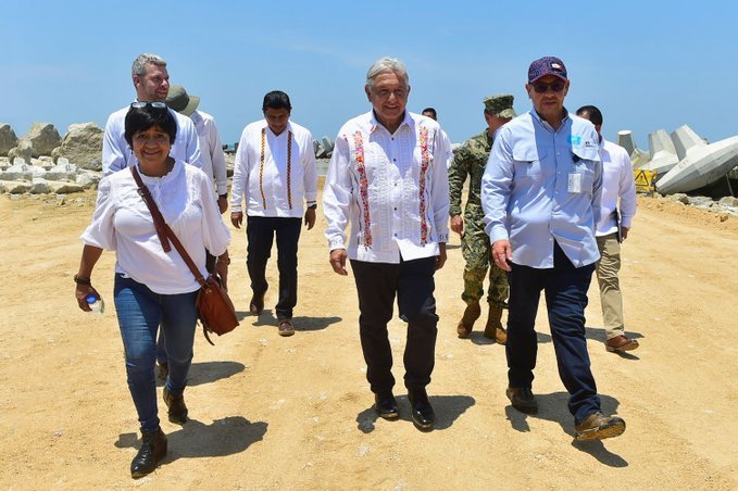AMLO presume las obras en Salina Cruz, Oaxaca