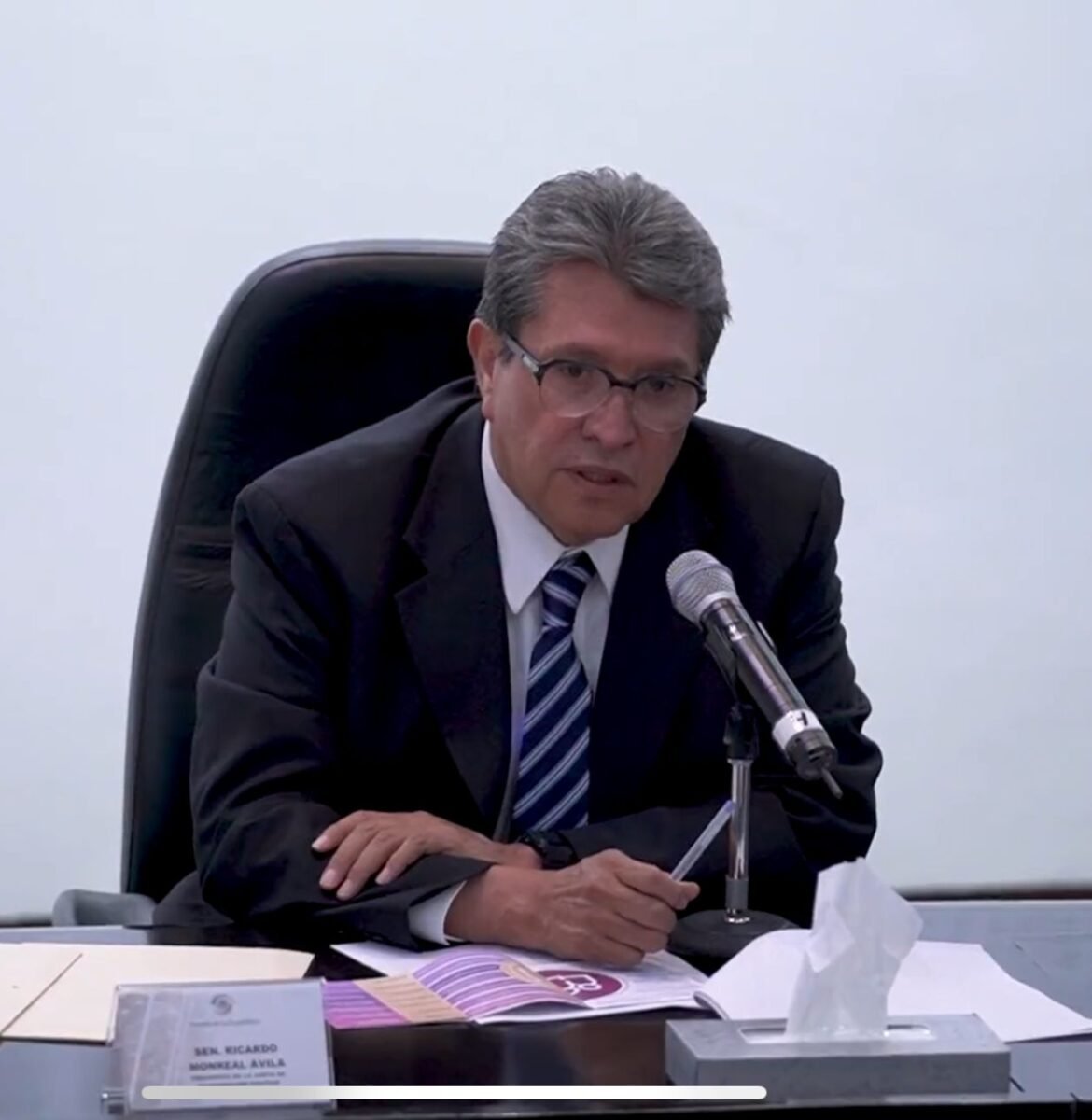 Confrontación entre Poderes puede provocar resoluciones en perjuicio del Estado: Monreal