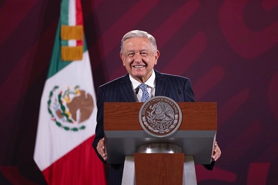 Niega AMLO usar mañaneras para llamar al voto y Ebrard le dice no al "dedazo"