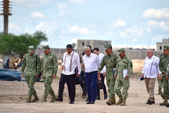 Supervisa AMLO modernización de dirección de Aduanas