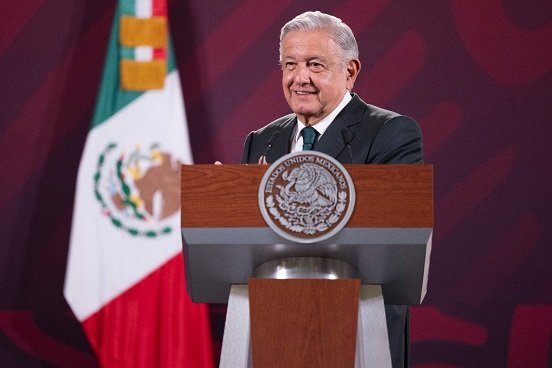 No voten por candidatos antimigrantes, pide AMLO a paisanos
