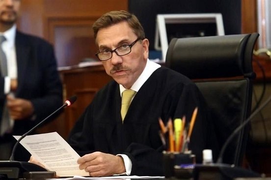 Ministro de la SCJN desecha primera impugnación contra Plan B