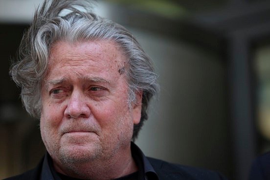 Juzgarán a exasesor de Trump por defraudar a quienes dieron dinero para muro fronterizo