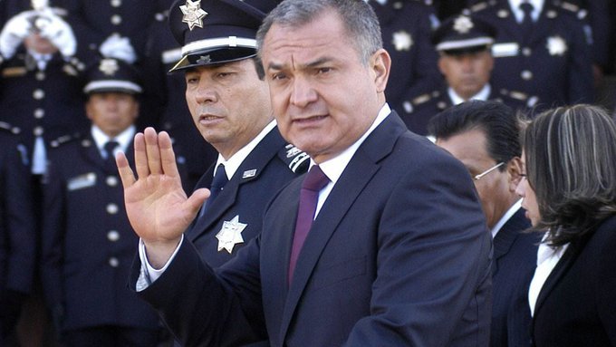 Ordenan capturas de esposa y hermanos de García Luna