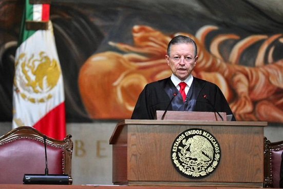 Hay quienes piensan que son dueños de la Constitución: Zaldívar