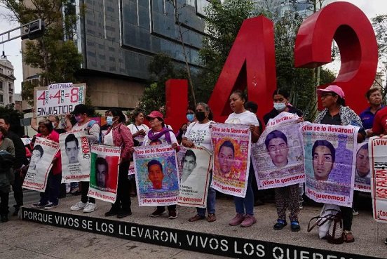 Dictan formal prisión contra ocho militares por caso Ayotzinapa