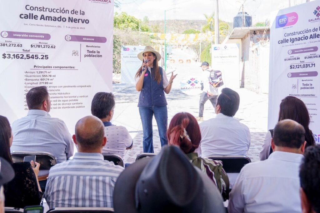 Entrega Sedeshu obras de infraestructura vial en Salamanca