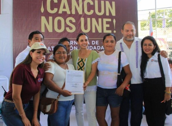 Lleva Ana Patricia trámites y servicios a Puerto Juárez