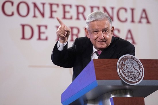 No hay preferencia por ningún aspirante de Morena: AMLO