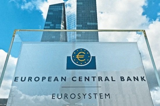 BCE sube sus tasas y prevé más inflación en 2023 en la zona euro