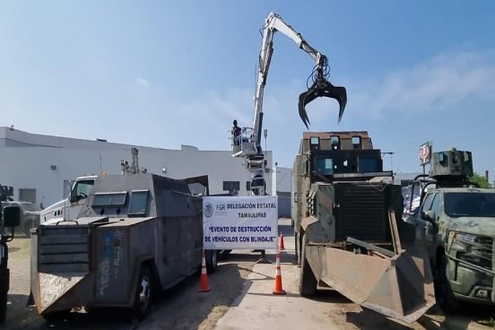 FGR destruye 14 "monstruos" blindados en Tamaulipas