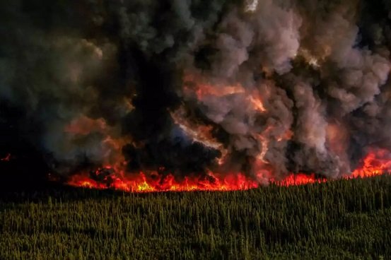 Incendios se intensifican en Canadá y podrían durar todo el verano